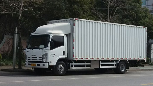 偉博物流貨運卡車